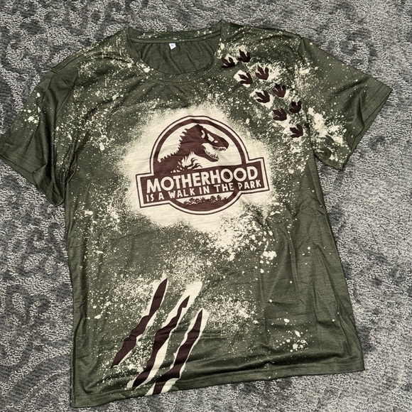 •Jurassic Park/Universal Studios tee• - Picture 1 of 2